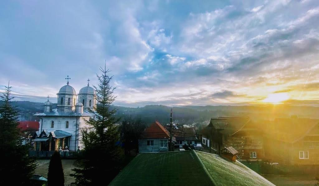 Pensiunea Agroturistica Piscul Soarelui Cîmpulung Exterior foto